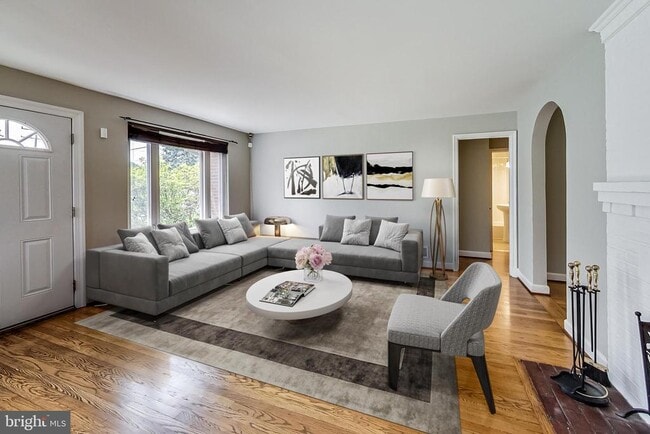 Foto del edificio - 8617 Lynbrook Dr