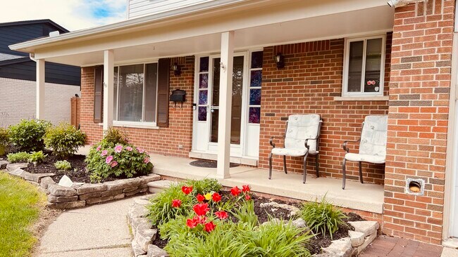 Foto del edificio - 4033 Ramblewood Dr