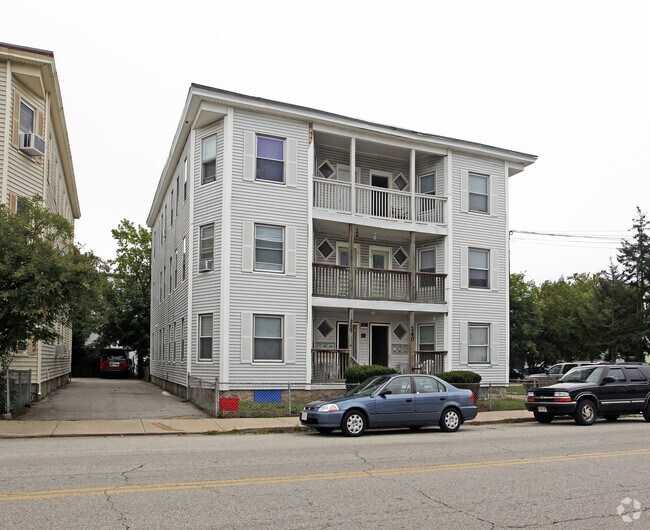 260262 Mechanic St, Southbridge, MA 01550 Apartments Southbridge, MA