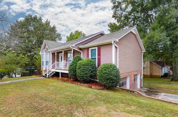 Foto del edificio - 5241 Chestnut Ln