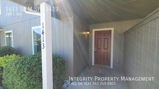 Building Photo - 1413 SE M St