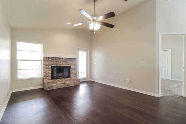 Foto del edificio - 1032 Kelly Creek Cir