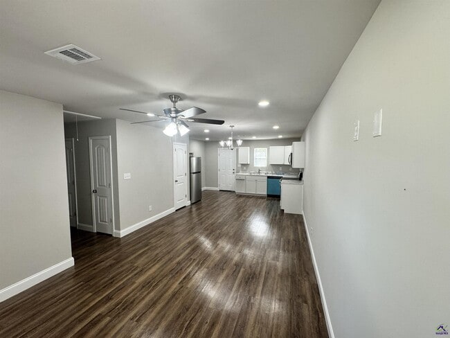 Building Photo - 301 Doyle St