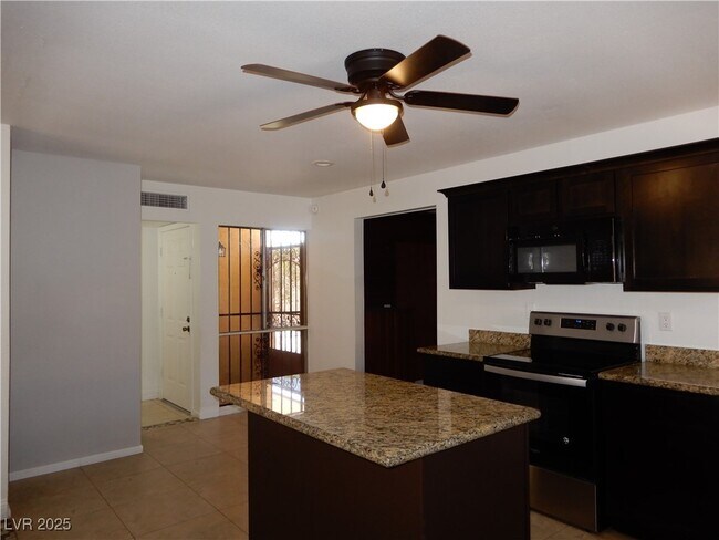 Foto del edificio - 6236 Mcallister Ave