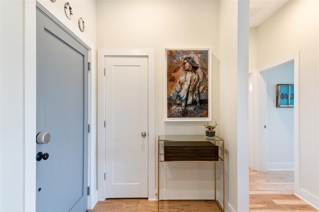 Building Photo - 908 Nueces St