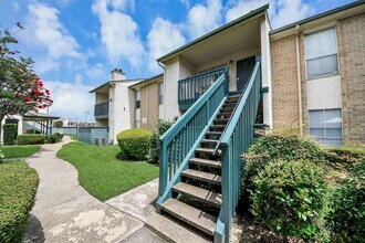Building Photo - 250 El Dorado Blvd