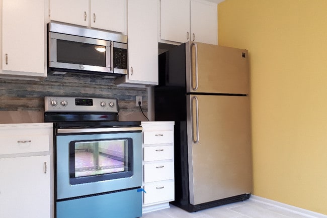 New stainless steel appliances - 23212 Sesame St