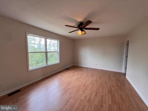 Building Photo - 222 Pony Cir