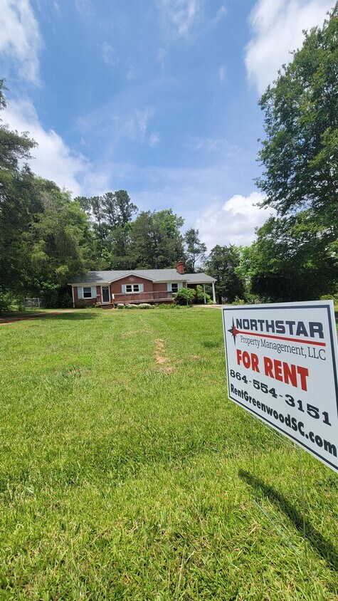 Foto principal - 103 Roberts Dr