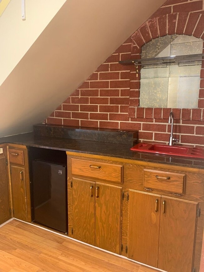 Building Photo - Gorgeous Two Story /Five Bedrooms in Burbank With Fantastic Views!!!