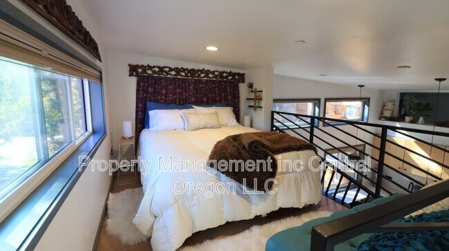 Foto del edificio - 61304 Wizard Ln