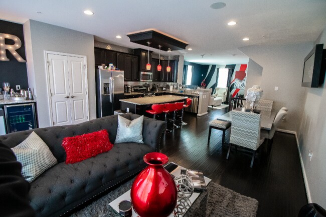 Foto del edificio - 5612 Glover Park Dr