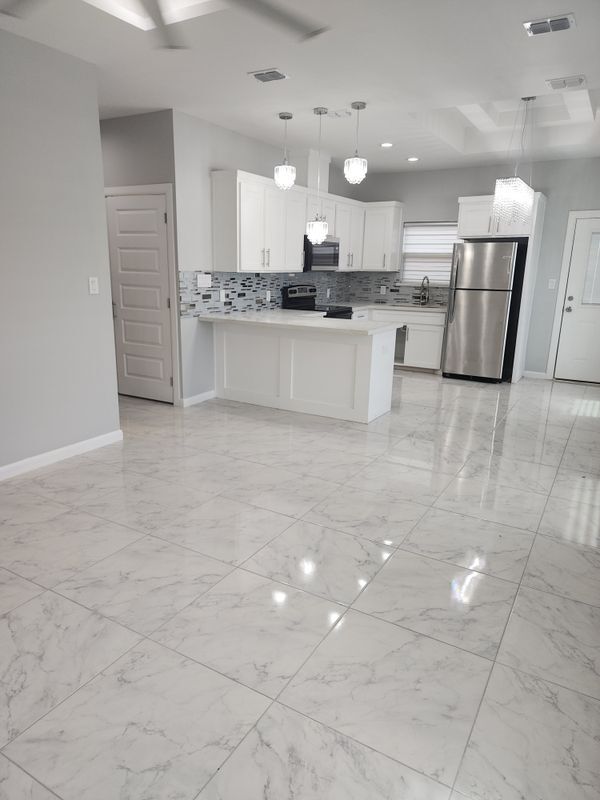 Foto del edificio - 919 N Blair Ave