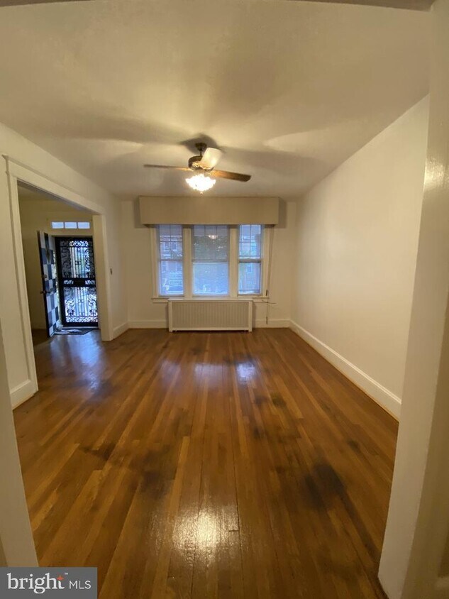 Primary Photo - 515 Crittenden St NW