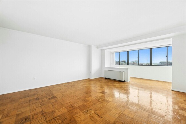 Foto del edificio - 6 Whittier Pl