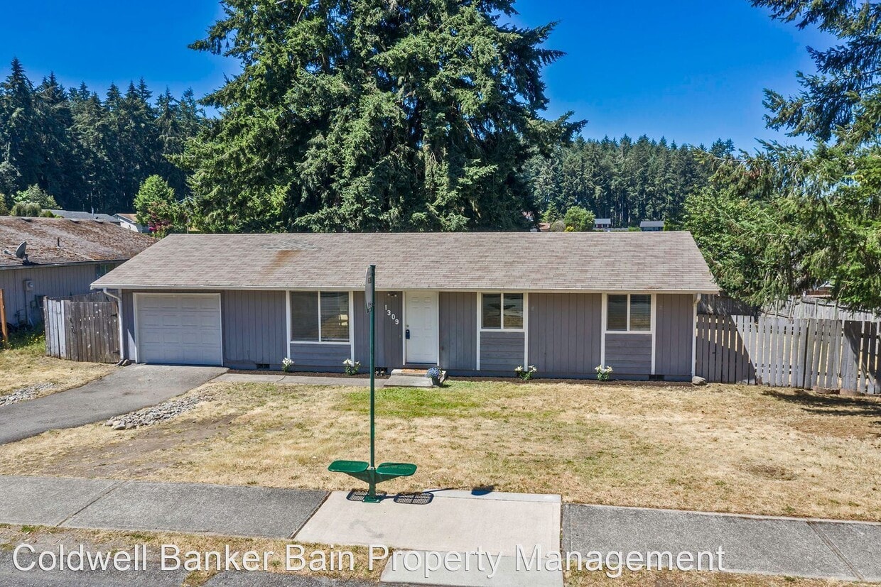 3 br, 1 bath House 1309 Deerbrush Dr. S.E. House for Rent in