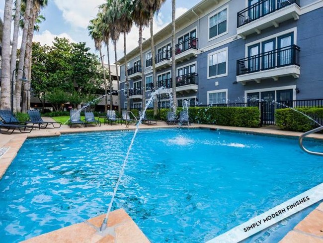 Building Photo - 3 bedroom in Houston TX 77006