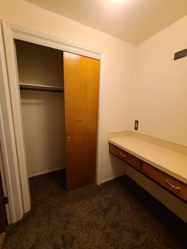 Foto del edificio - 306 E 18th St