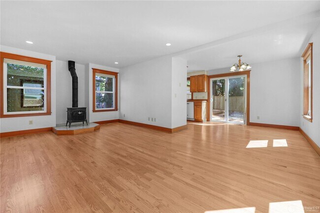 Foto del edificio - 3 bedroom 2.5 bathroom single family house...