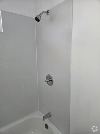 Building Photo - 713 W 59th Pl