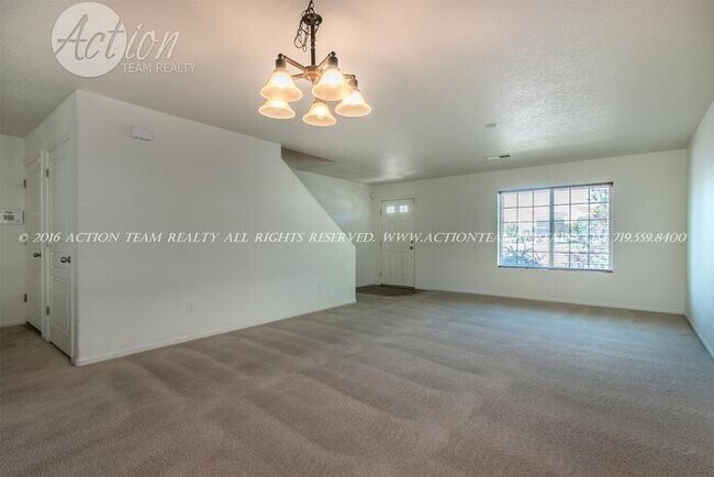 Foto del edificio - 7812 Candlelight Ln