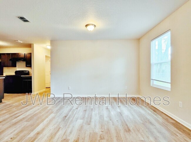Building Photo - 4204 Katanga Dr N