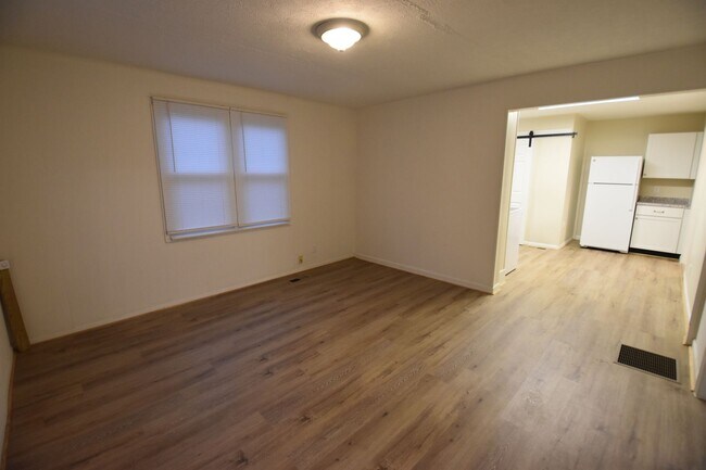 Foto del edificio - One Bedroom Home in Greenfield