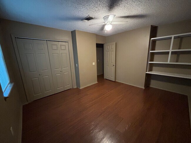 Foto del edificio - 1402 N Hartford Ave