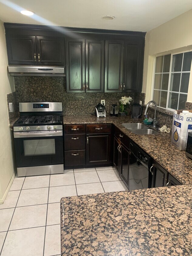 Photo - 21800 Foley Ave (Carson, CA)