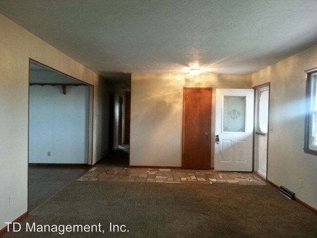 Building Photo - 362 N Nicholas Rd