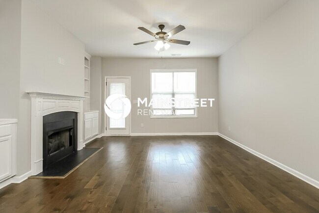 Building Photo - 3 Bedroom Pet-Friendly Home in CLAYTON, NC with Main Street Renewal