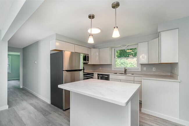 Building Photo - 412 Harper Ln