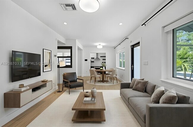 Foto del edificio - 6476 SW 10th St