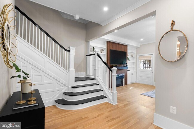 Foto del edificio - 1616 Kilbourne Pl NW