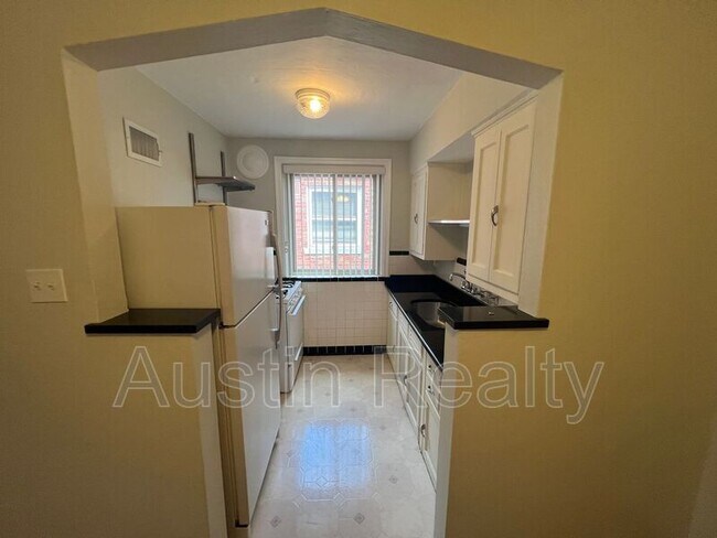 Foto del edificio - 6358 Sutherland Ave