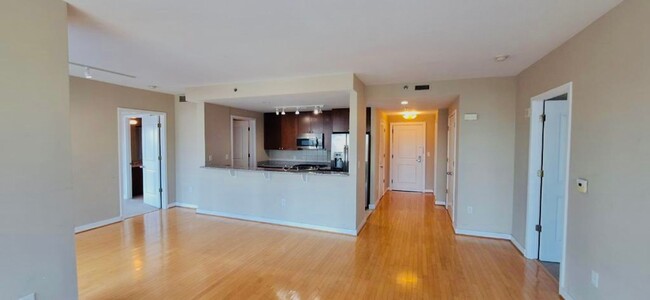 Building Photo - Buckhead Grand Condos: 2 Bed, 3 Bath with ...