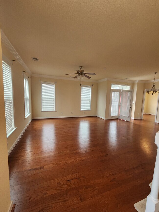 Building Photo - 507 Nesbit Dr