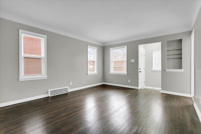 Foto del edificio - 11235 Portlance Ave