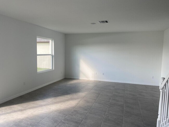 Foto del edificio - 5149 Armina Pl