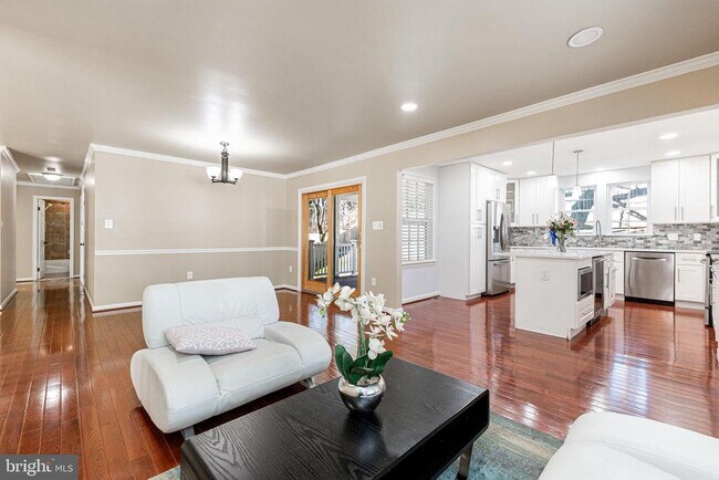 Building Photo - 7716 Green Garland Dr