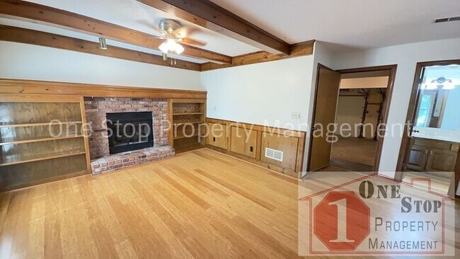 Building Photo - Beautiful 4 Bedroom 2.5 Bathroom in Olathe