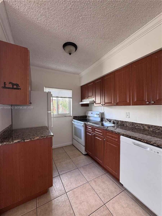 Building Photo - 520 NE 82nd Terrace