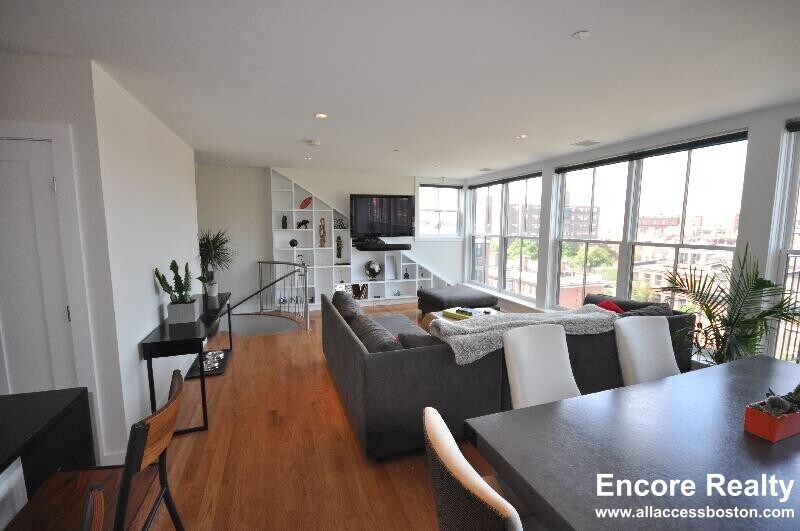 Foto principal - 654 Massachusetts Ave