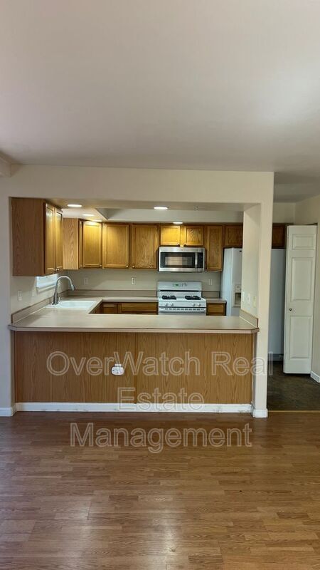 Foto del edificio - 2412 Hillbrook Cir