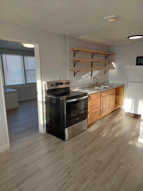 Foto principal - 1349 E Bridger St