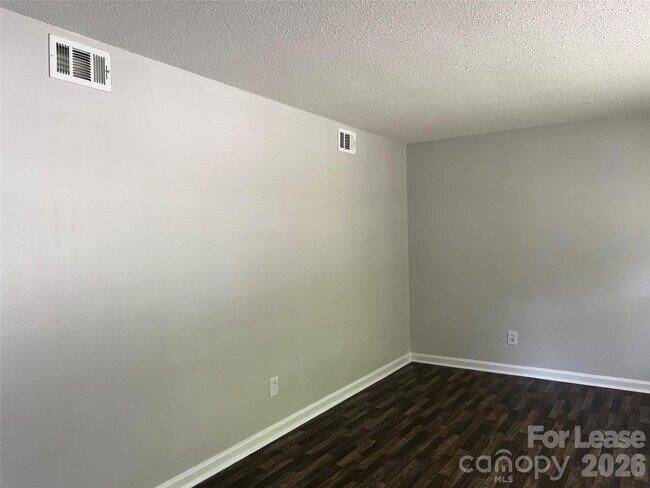 Foto del edificio - 430 Westham Ridge Rd