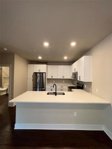 Building Photo - 111 Town Pl