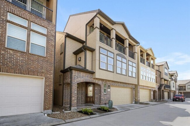 Foto del edificio - 11025 Upland Forest Dr
