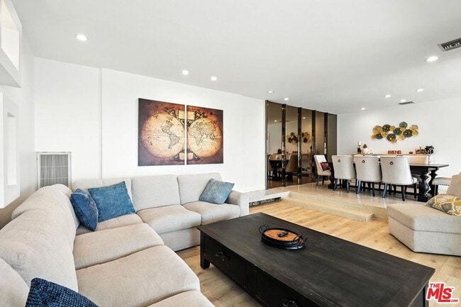 Foto del edificio - 14858 Round Valley Dr