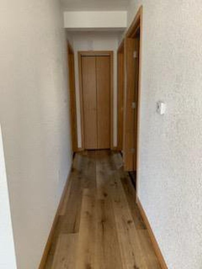 Building Photo - Tama Iowa Duplex